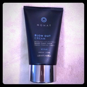 Monat Blowout Cream